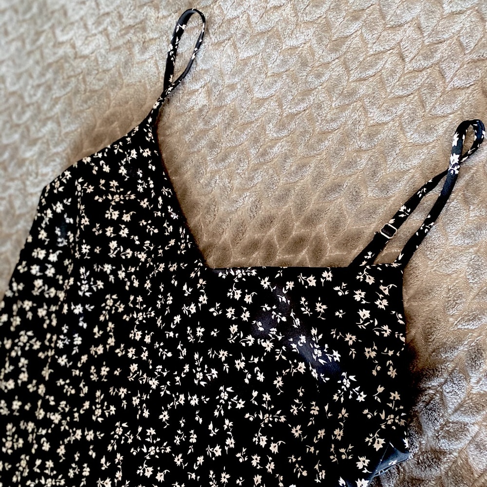 Forever 21 Silk Floral Dress Midni ✨